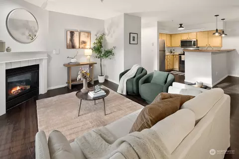 Living - 10709 Valley View Rd #A203, Bothell, WA 98011 photo 3 of 4