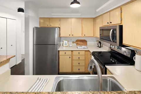 Kitchen - 10709 Valley View Rd #A203, Bothell, WA 98011 photo 3 of 3