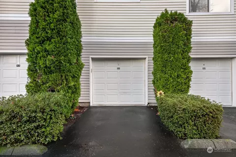 Exterior - 10709 Valley View Rd #A203, Bothell, WA 98011 photo 2 of 6