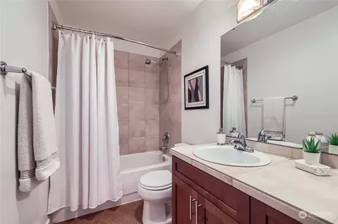 Bath - 3924 243rd Pl SE #G302, Bothell, WA 98021 photo 2 of 2