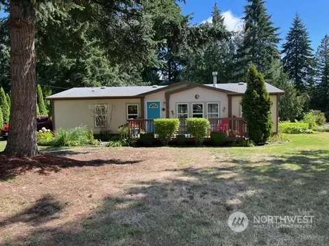 1679 Poplar Ln, Camano Island, WA 98282