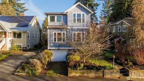 1026 NE 90th St, Seattle, WA 98115