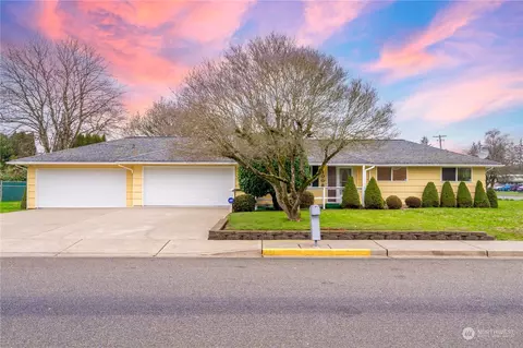 1008 7th St SE, Puyallup, WA 98372
