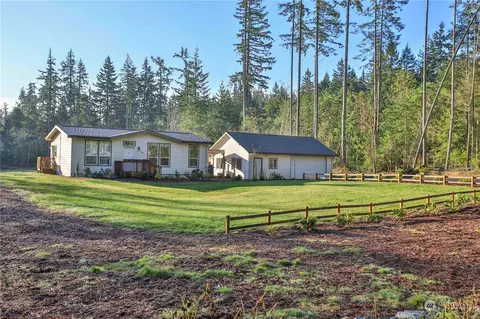 824 Classic Rd, Greenbank, WA 98253