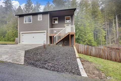 121 Ellinor Peak Pl, Belfair, WA 98528