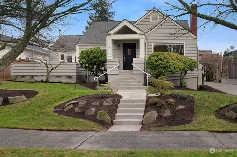 3244 43rd Ave W, Seattle, WA 98199