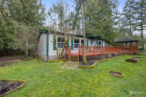 9607 Whitecap Dr NW, Olympia, WA 98502
