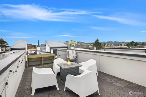 2212 NW 59th St #B, Seattle, WA 98107