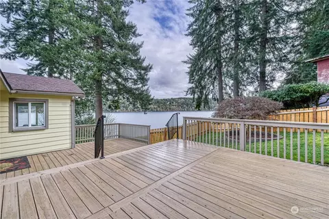 8097 Lars Dr NE, Bremerton, WA 98311