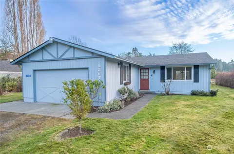 1203 NE Parker Rd, Coupeville, WA 98239