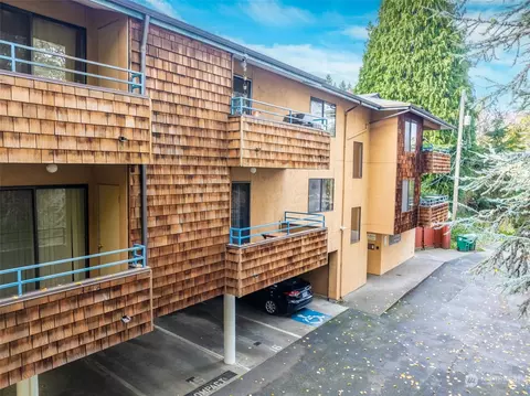 2251 NE Blakeley St, Seattle, WA 98105