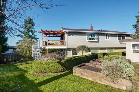121 15th Ave, Kirkland, WA 98033