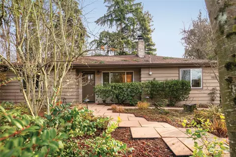 11035 NE 17th St, Bellevue, WA 98004