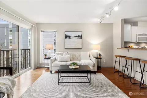 323 Queen Anne Ave N #414, Seattle, WA 98109