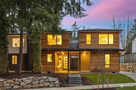 10827 104th Ave NE, Kirkland, WA 98033
