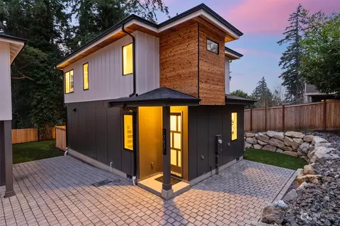 10831 104th Ave NE, Kirkland, WA 98033