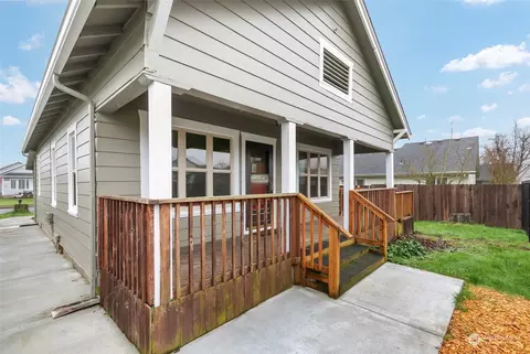 814 SE 6th St, Battle Ground, WA 98604