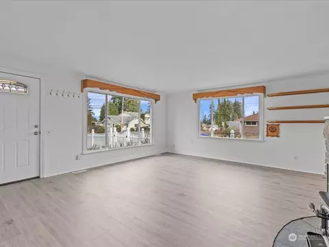 406 Pecks Dr, Everett, WA 98203 photo 5