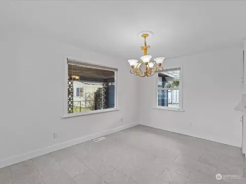 406 Pecks Dr, Everett, WA 98203 photo 9