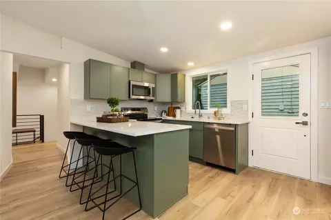 Kitchen - 24224 4th Pl W, Bothell, WA 98021 photo 2 of 4