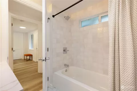 Bath - 24224 4th Pl W, Bothell, WA 98021 photo 4 of 4