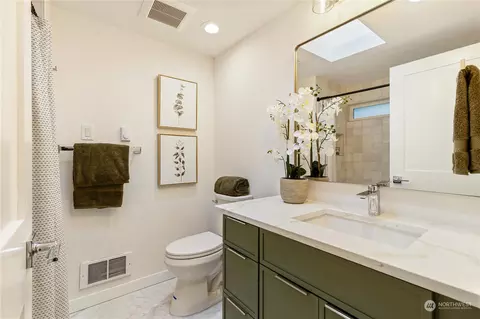 Bath - 24224 4th Pl W, Bothell, WA 98021 photo 3 of 4