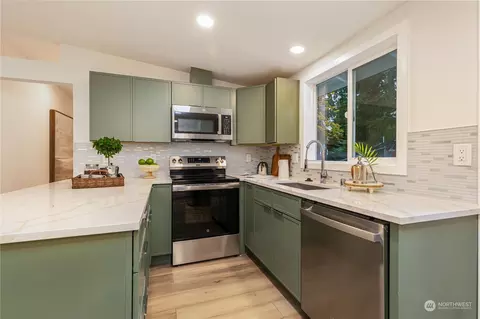 Kitchen - 24224 4th Pl W, Bothell, WA 98021 photo 4 of 4