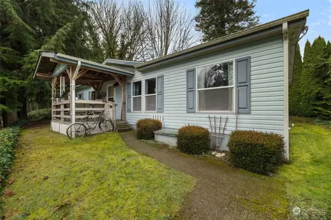 4449 Beach Dr E #25, Port Orchard, WA 98366