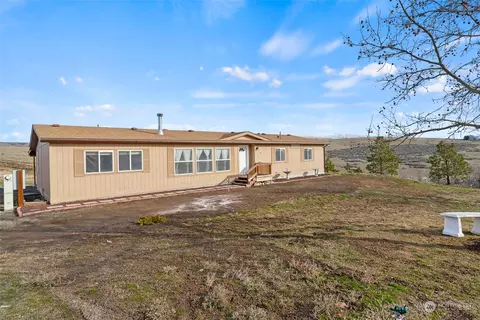 1963 Freimuth Rd, Selah, WA 98942