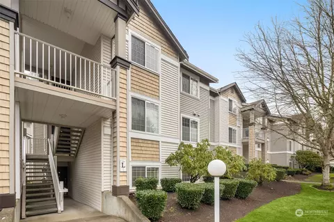 25235 SE Klahanie Blvd #L101, Issaquah, WA 98029