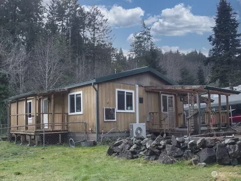 9 Milbourn Ln, Hoquiam, WA 98550