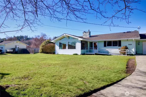 2121 SW Dillard Ln, Oak Harbor, WA 98277