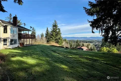 518 Waynes Ridge Cir, Camano Island, WA 98282