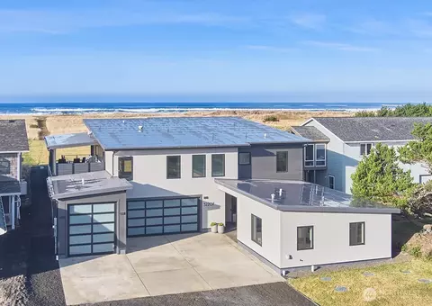 32207 G St, Ocean Park, WA 98640