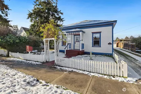 1023 Tyler St, Port Townsend, WA 98368