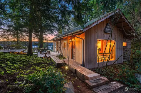 23709 147th Ave SW, Vashon, WA 98070