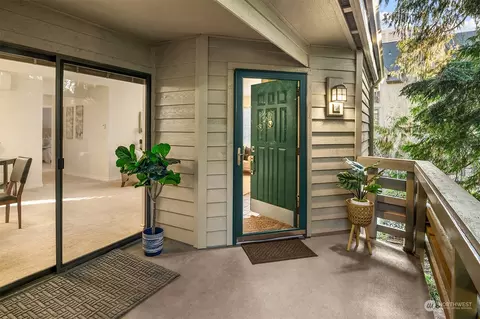 1276 Bellevue Way NE #2, Bellevue, WA 98004