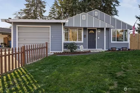 8854 Tacoma Ave S, Tacoma, WA 98444