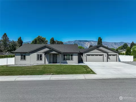 111 Manzanita Dr, Manson, WA 98831
