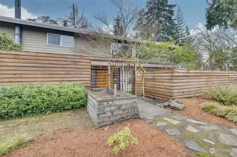 1211 NE 185th St, Shoreline, WA 98155