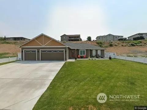 381 Stacy Dr SE, Moses Lake, WA 98837