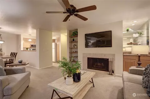1319 S Puget Dr #D-25, Renton, WA 98055
