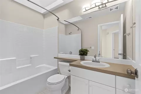 Bath - 400 228th St SW #D202, Bothell, WA 98021 photo 2 of 2