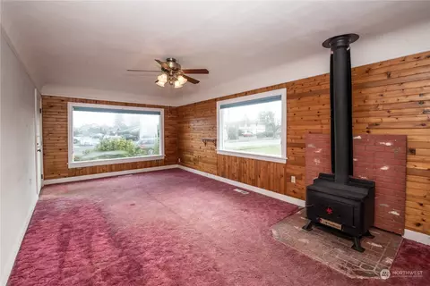 1588 Florence St, Enumclaw, WA 98022 photo 6
