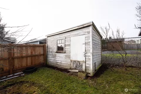 1588 Florence St, Enumclaw, WA 98022 photo 34