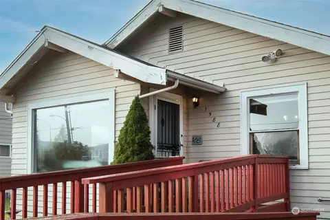 1588 Florence St, Enumclaw, WA 98022 photo 3