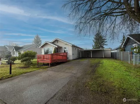 1588 Florence St, Enumclaw, WA 98022 photo 2