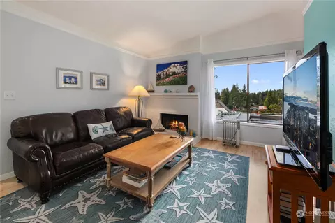 19725 76th Ave W #B8, Lynnwood, WA 98036