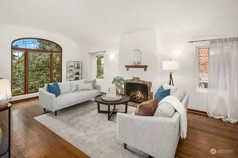 1925 E Lynn St, Seattle, WA 98112 photo 4