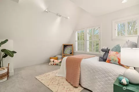 1925 E Lynn St, Seattle, WA 98112 photo 21